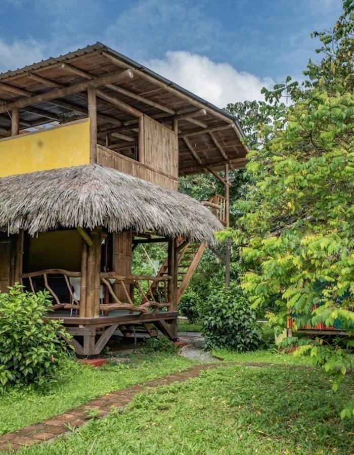 Maracumbo Lodge Mompiche Ngoại thất bức ảnh
