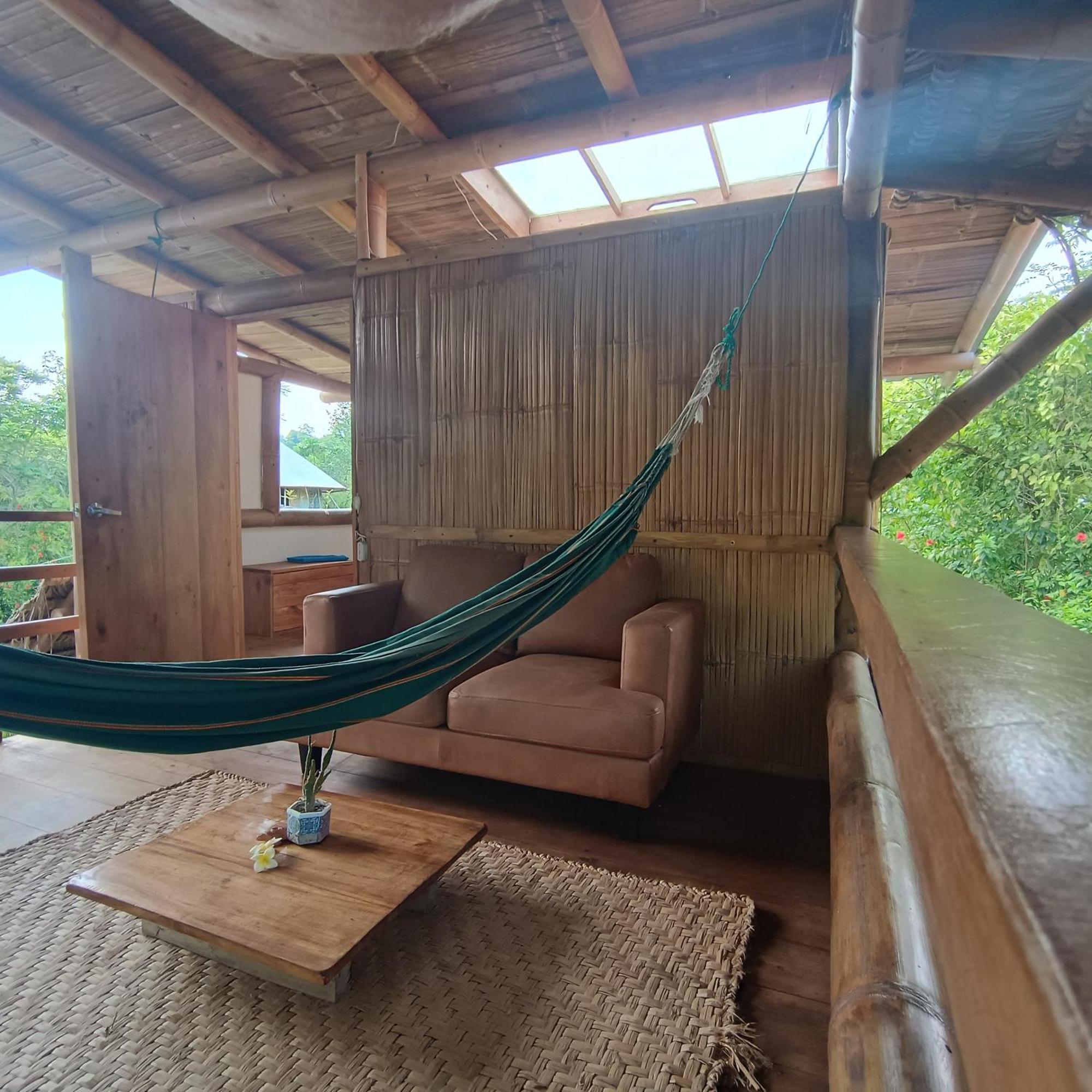 Maracumbo Lodge Mompiche Ngoại thất bức ảnh