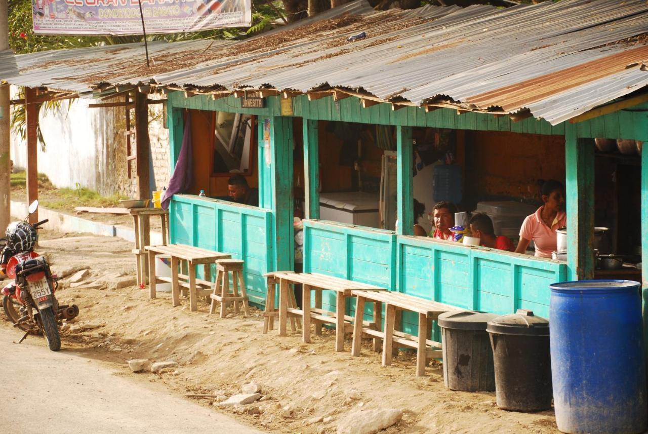 Maracumbo Lodge Mompiche Ngoại thất bức ảnh
